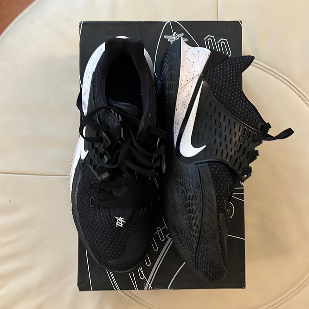 Kyrie Low 2 TB Promo